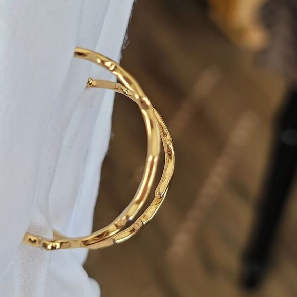 Earrings 𝅺Gold Tone Branch Hoop Earrings #0024 - Picture 8 of 8